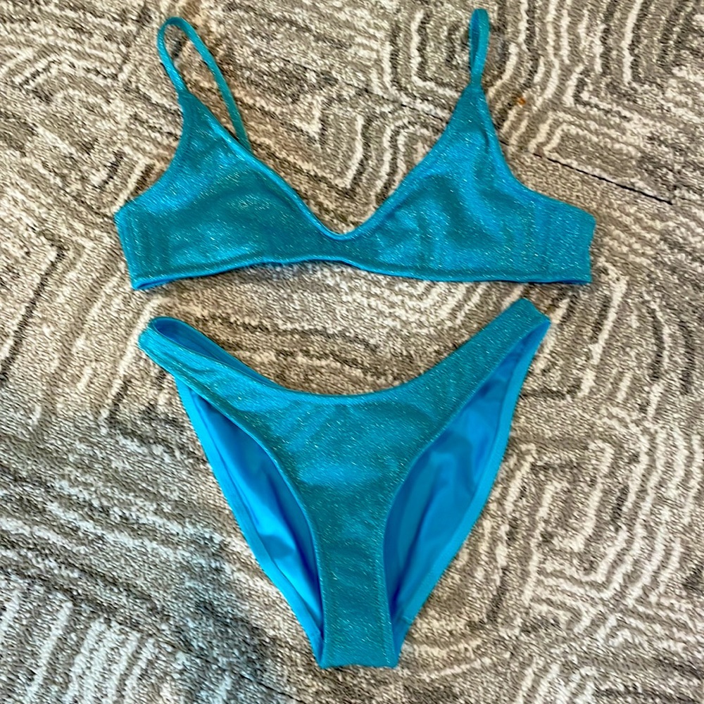 Triangl Bikini (Maia- Baby blue sparkle) (Size large non- cheeky)